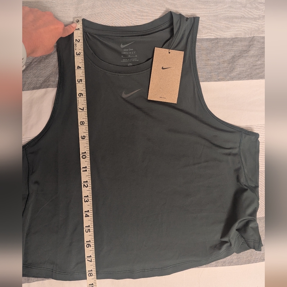 NWT Nike One Women’s Dri-FIT Cropped Tank Top - Sage Green - Picture 6 of 6